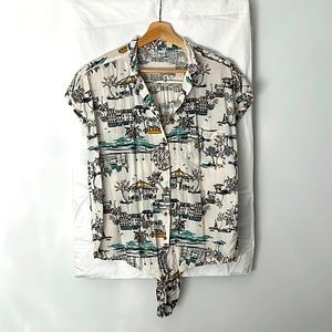 Old navy Hawaiian shirt